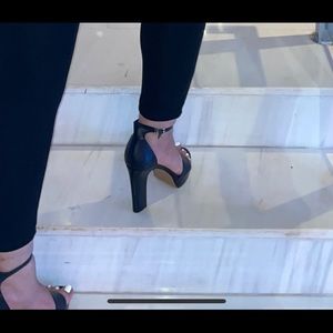 VINCE CAMUTO Sexy Comfy Heels